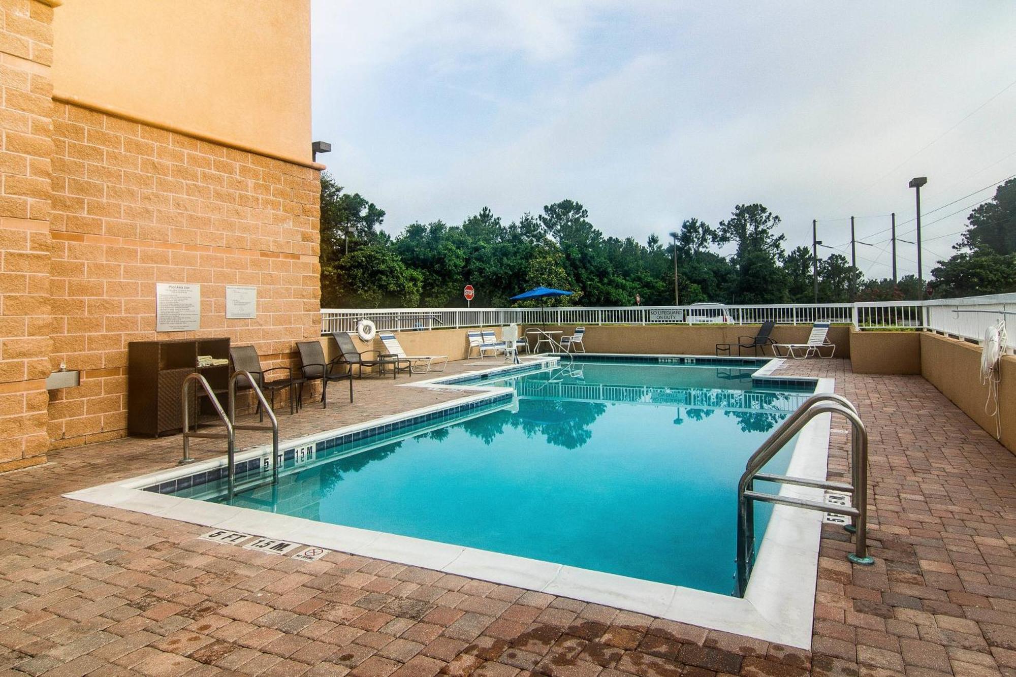 Fairfield Inn & Suites Palm Coast I-95 מראה חיצוני תמונה