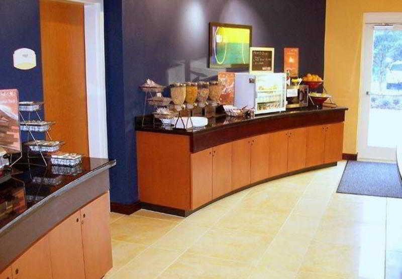 Fairfield Inn & Suites Palm Coast I-95 מסעדה תמונה